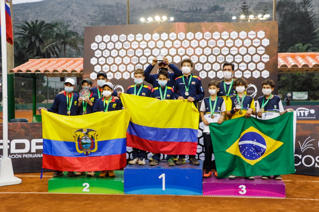 campeones suramericano sub 12.jpg (185 KB)