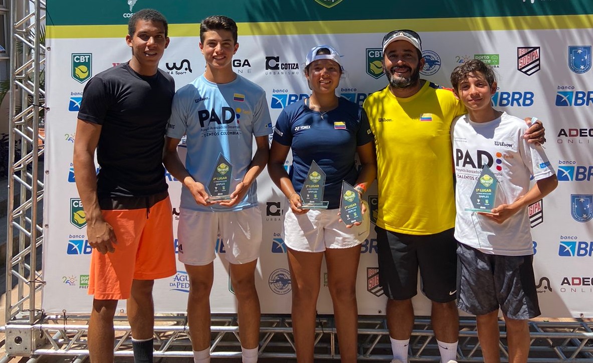 colombianos campeones cosat brasil juniors cup.jpeg (303 KB)