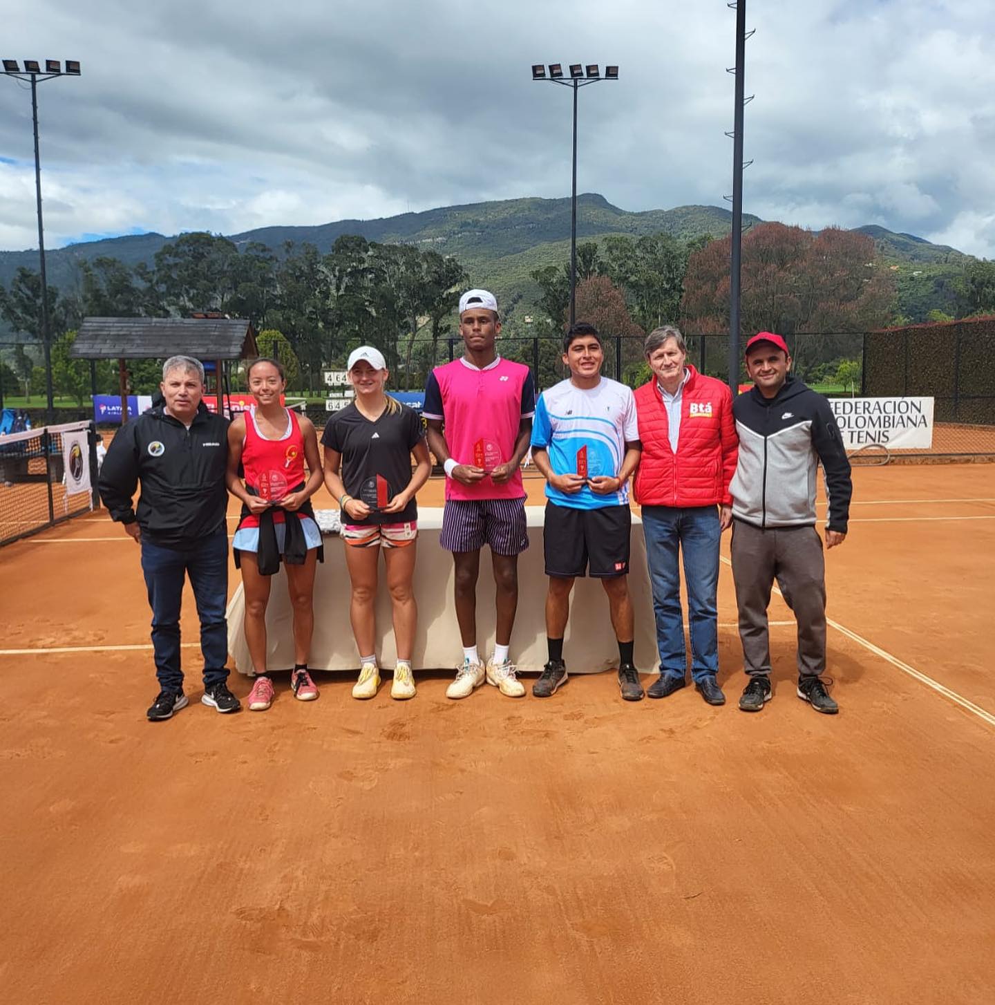 Campeones J200 Bogotá.jpg (221 KB)