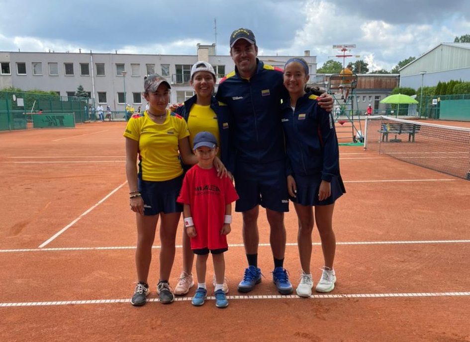 equipo femenino sub 14 sabado.jpeg (197 KB)