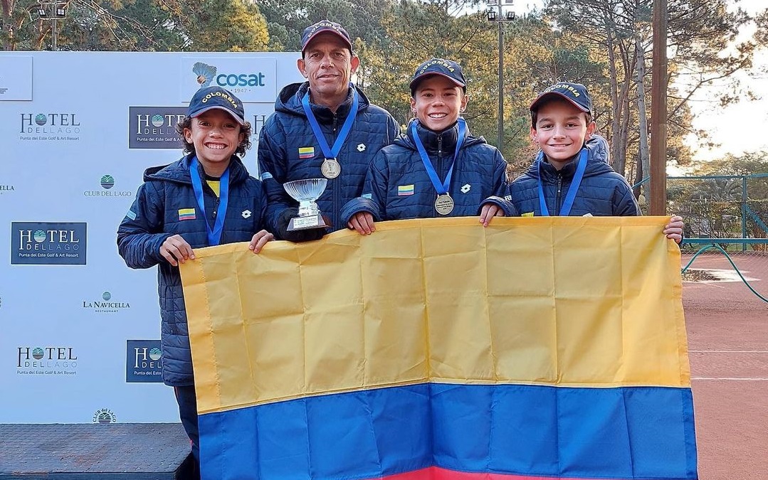 Colombia MASCULINO Sudamericano 12 años.jpg (319 KB)
