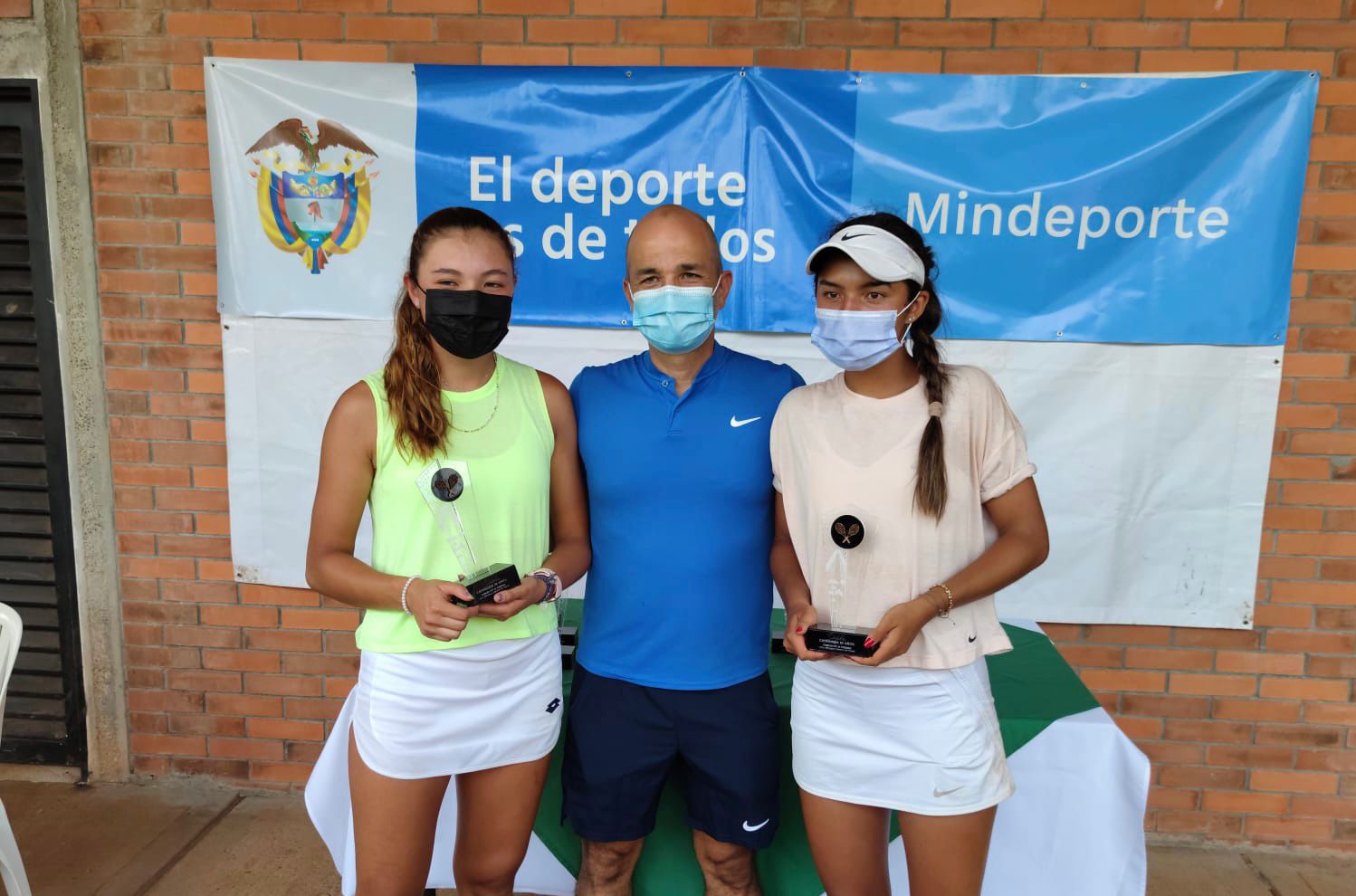 dobles femenino campeonas pereira.jpeg (156 KB)