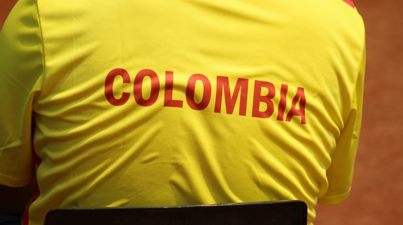 Colombia Camiseta copy 1.JPG (496 KB)