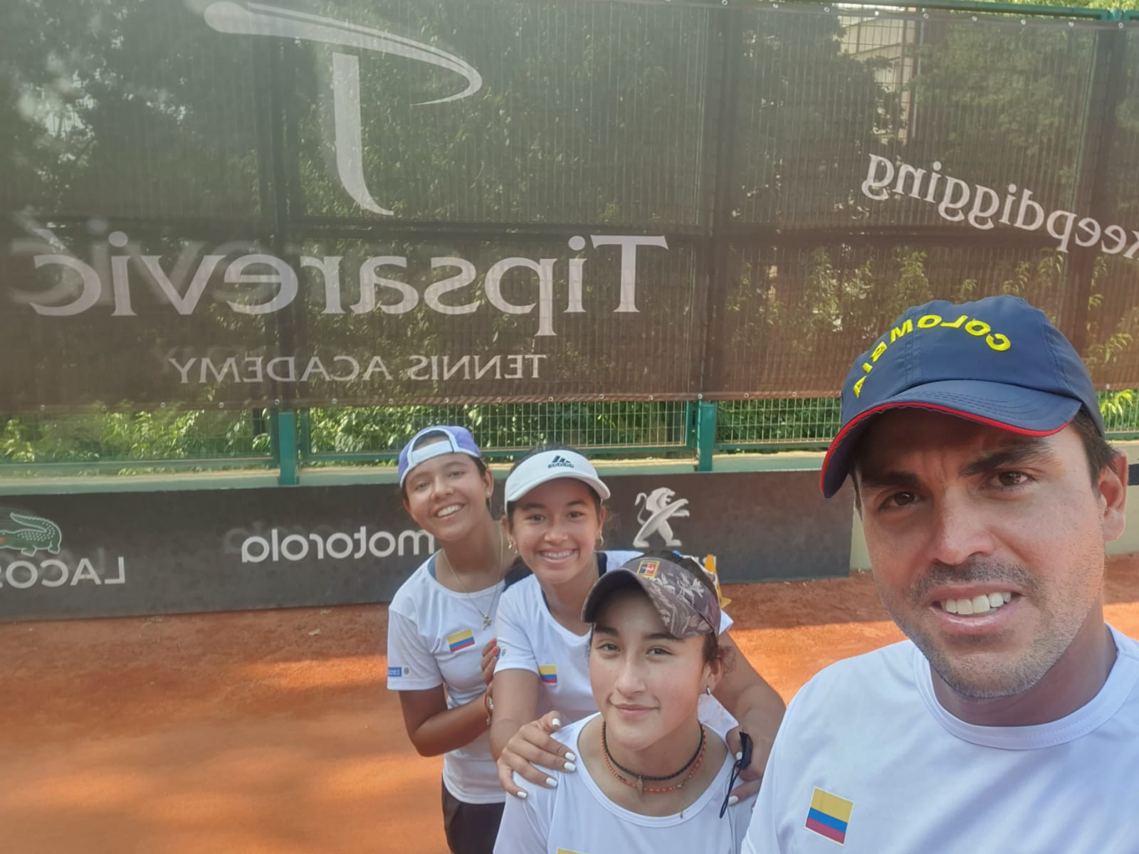 equipo femenino tispsarevic academy.jpeg (171 KB)