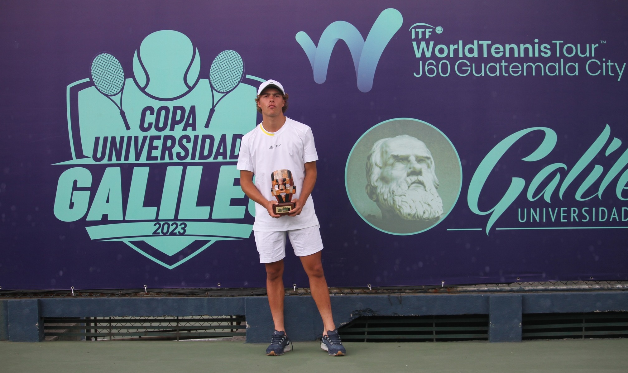 salvador price campeon j60 guatemala.jpg (484 KB)