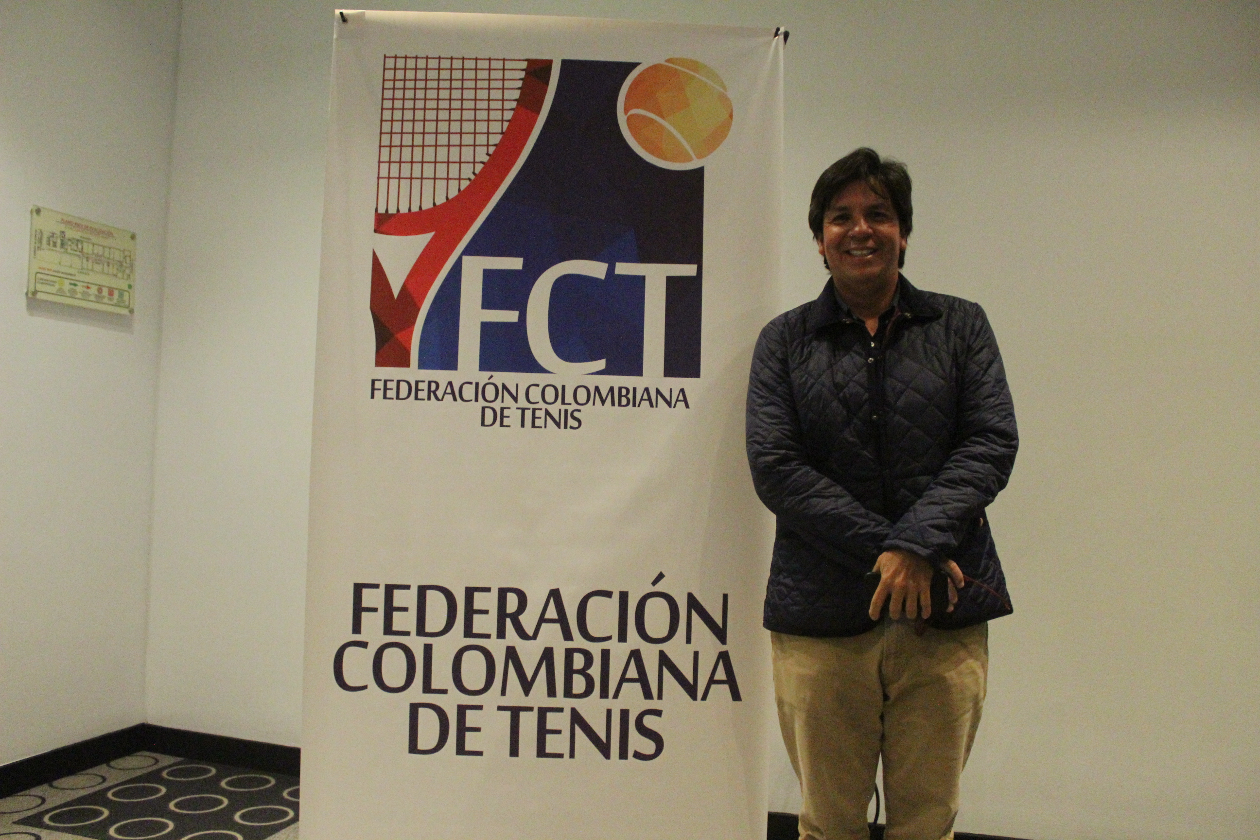 gustavo loaiza.JPG (2.19 MB)
