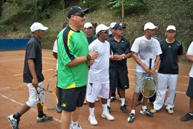 https://www.fedecoltenis.com/userfiles/Capacitacion/2012/Tenis 10/Armenia%202.jpeg