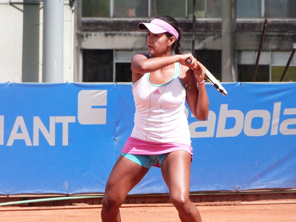 https://www.fedecoltenis.com/userfiles/DebutSencillosYuliana.JPG