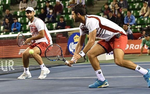 https://www.fedecoltenis.com/userfiles/aa copa davis/Boletines/FarahCabalTokio.jpg
