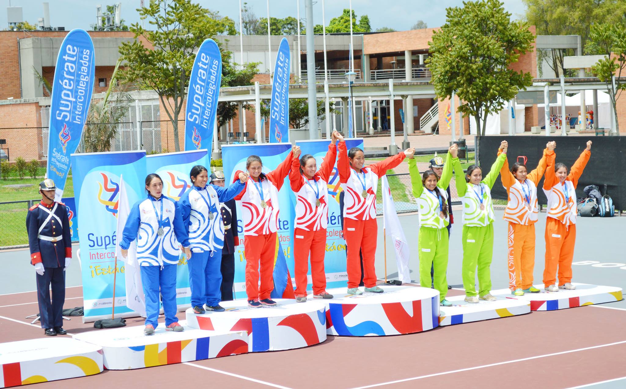 https://www.fedecoltenis.com/userfiles/afin de semana/superate/equiposfemsuperate.jpg