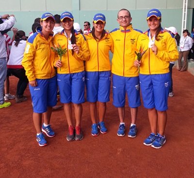 https://www.fedecoltenis.com/userfiles/elequipoaplenojuegosbolivarianosbronce.jpg